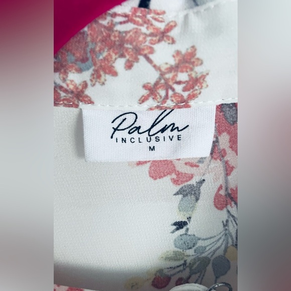 Medium semi sheer EUC blouse - Picture 3 of 6